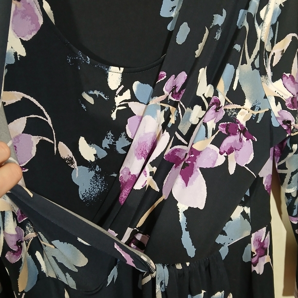 The Limited Floral Faux Wrap Dress Large Blue Purple 3/4 Sleeve - Picture 9 of 10